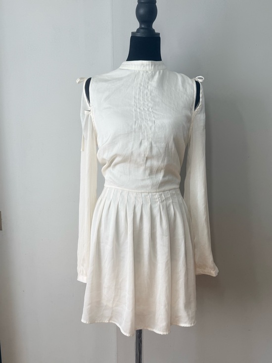 Avec Les Filles Dresses & Skirts - Avec Les Filles Cream Cold-Shoulder Pleated Waist Mini Dress